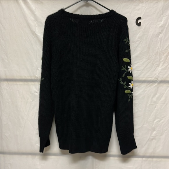 Sweater - Picture 2 of 4